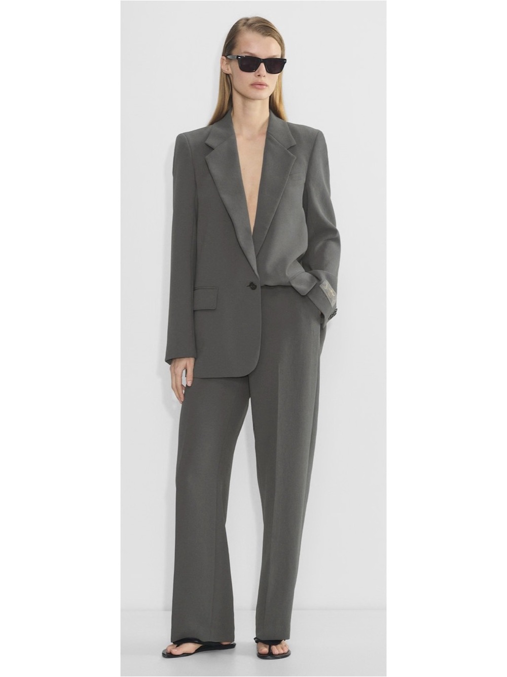 Tailored Wide-Leg Pants in Charcoal Gray